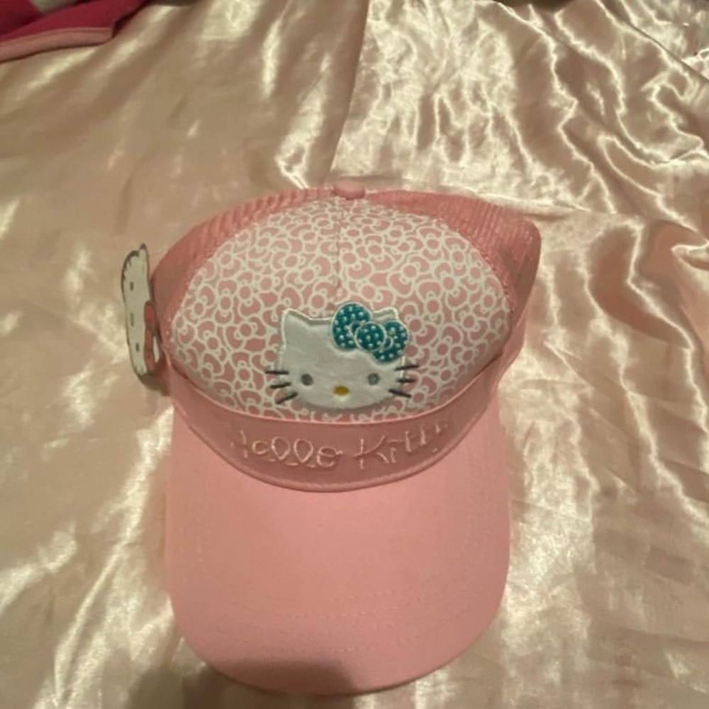 pink hello kitty hat